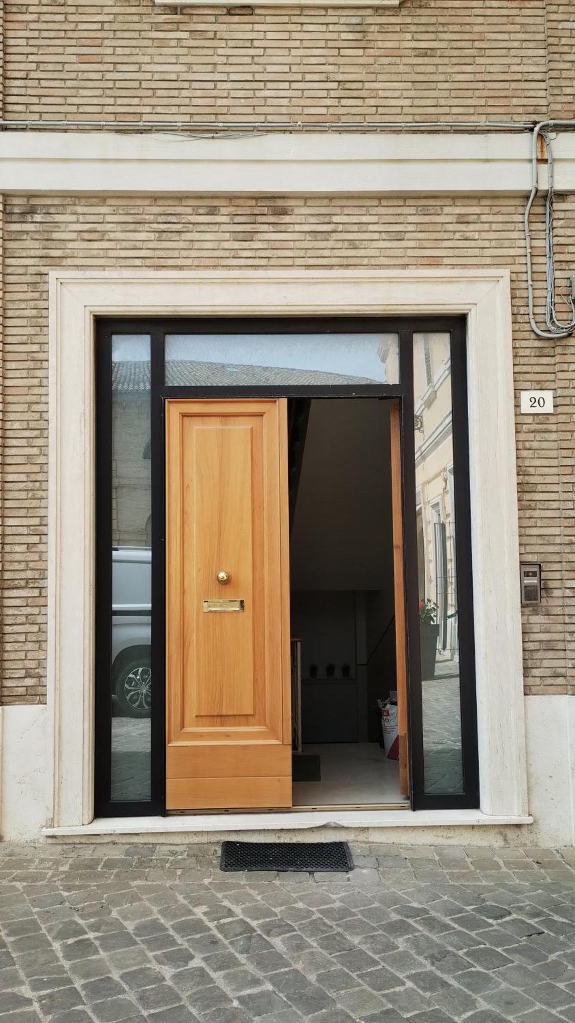 Palazzo Cavalletti - Appartamenti Nel Cuore Di Senigália Exterior foto