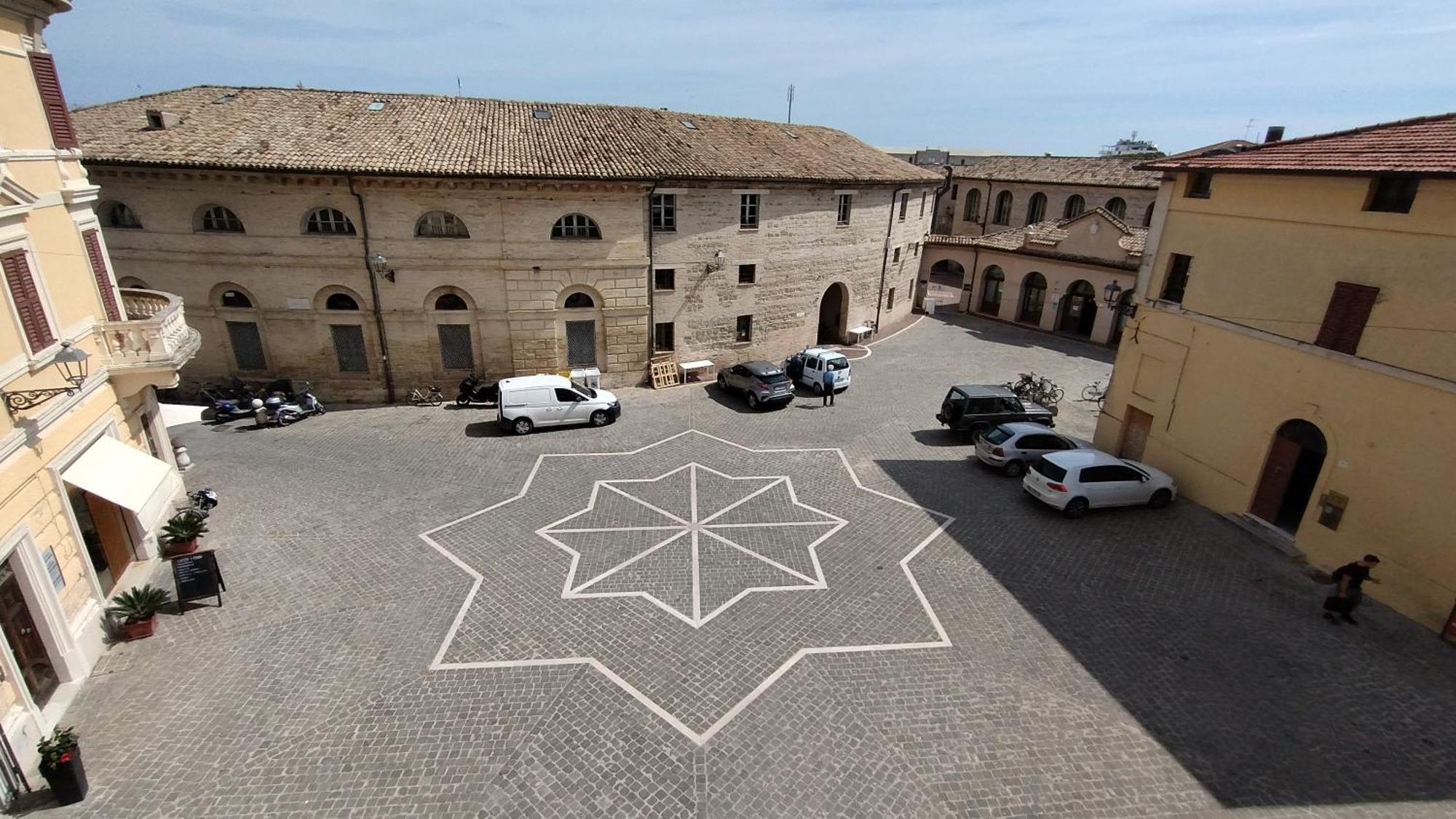 Palazzo Cavalletti - Appartamenti Nel Cuore Di Senigália Exterior foto