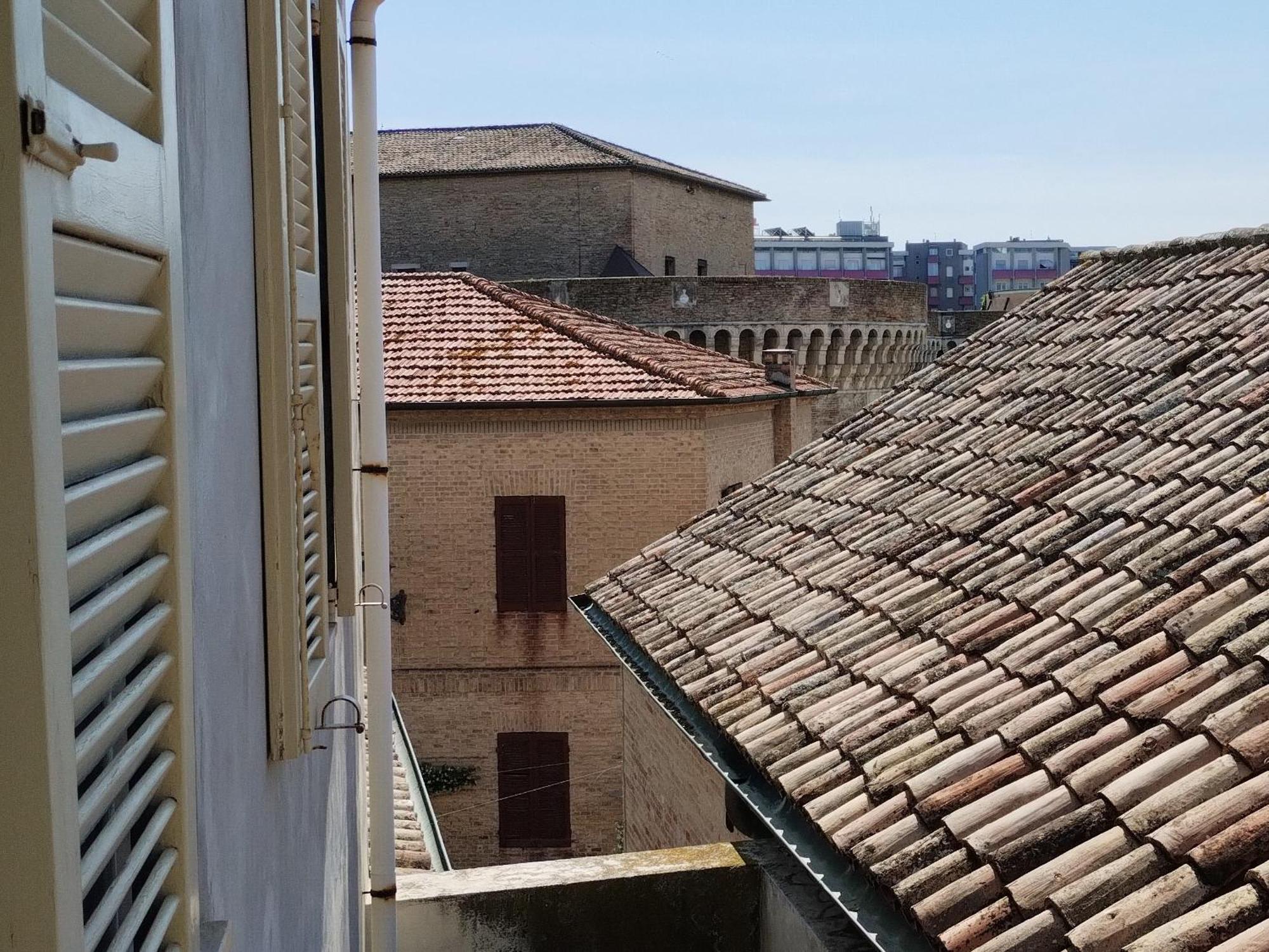 Palazzo Cavalletti - Appartamenti Nel Cuore Di Senigália Exterior foto